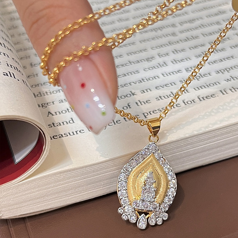 ✨Hot Sale 50% Off✨📿✨Retro Style Gold Tower Rhinestone Pendant