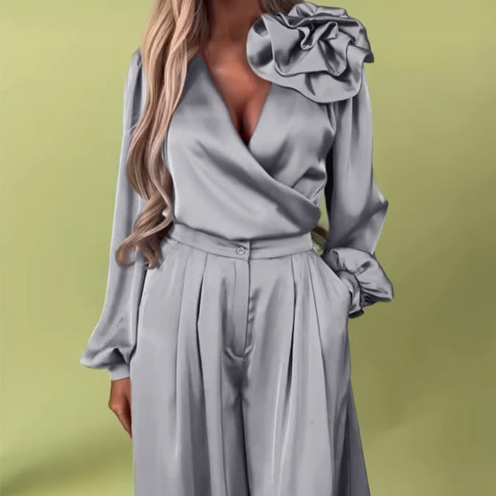✈️Free shipping✈️🌸NEW HOT SALE✨ Effortless Elegance! 💃 Women’s V-Neck Top & Wide-Leg Pants 2-Piece Set – Chic & Comfortable! 🌸