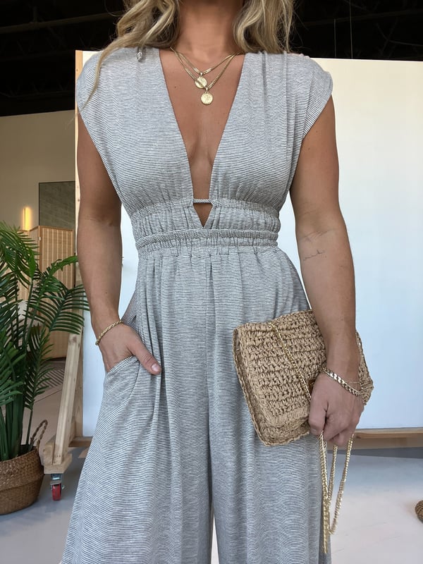 👗SUMMER HOT SALE 50% OFF🎁2024 NEW DEEP V HI LO HEM JUMPSUIT WITH POCKETS