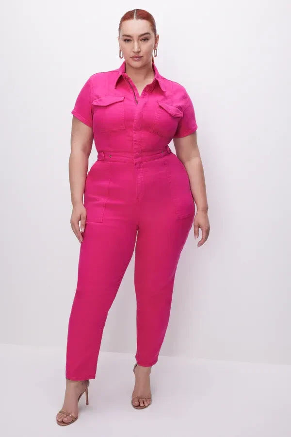 Show off your curves! The figure-hugging denim jumpsuit makes you the center of attention!