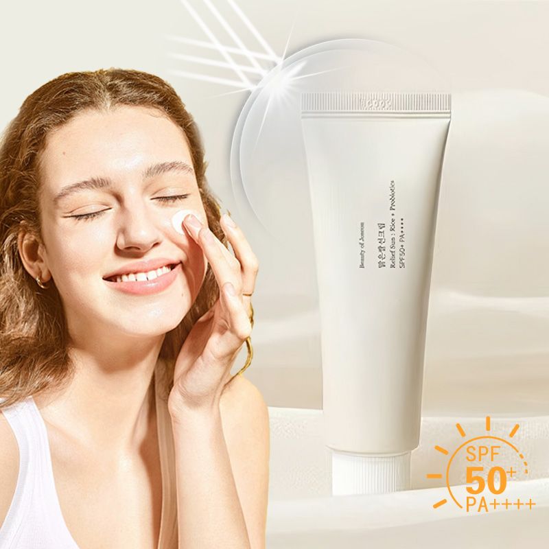 🌷50% OFF🌷Hydrating and Brighten Sunscreen SPF50 PA++++✨Shield your skin, glow all day.