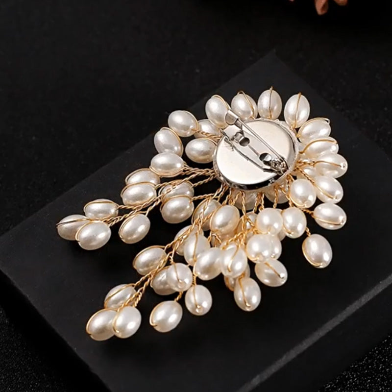 🎅Christmas hot sale 🔥✨Ladies' high-end exquisite handmade pearl brooch