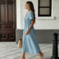 👗 JETZT 50% RABATT! 🌸 Damen Sommer-Kleid mit V-Ausschnitt und Bindeband vorne, Midi-Länge – Empire-Taille, fließende A-Linie & atmungsaktive Baumwollmischung ☀️